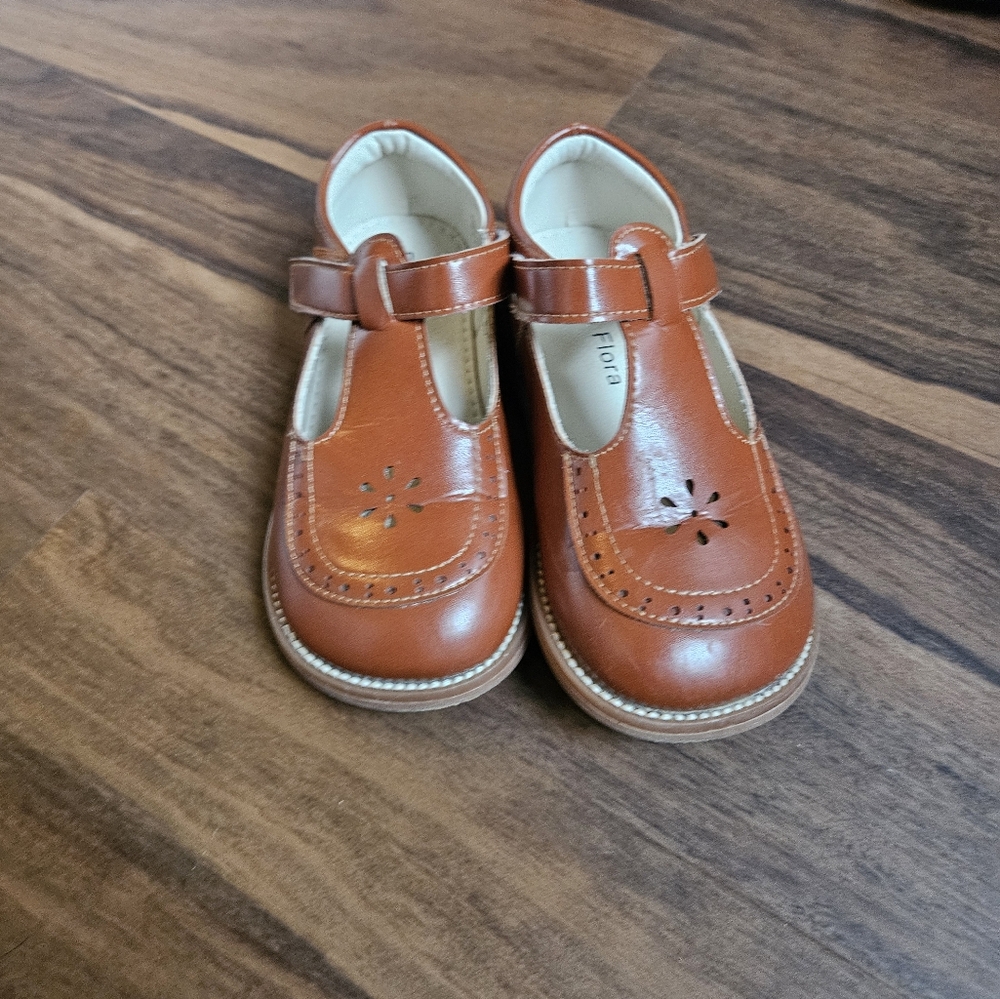 Tan Mary Janes 9 C
